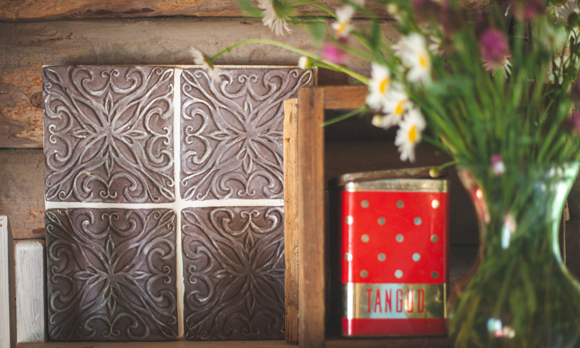 Koduplaadid, käsitööplaadid, sisekujundus, maakodu, seinaplaadid, interjöör