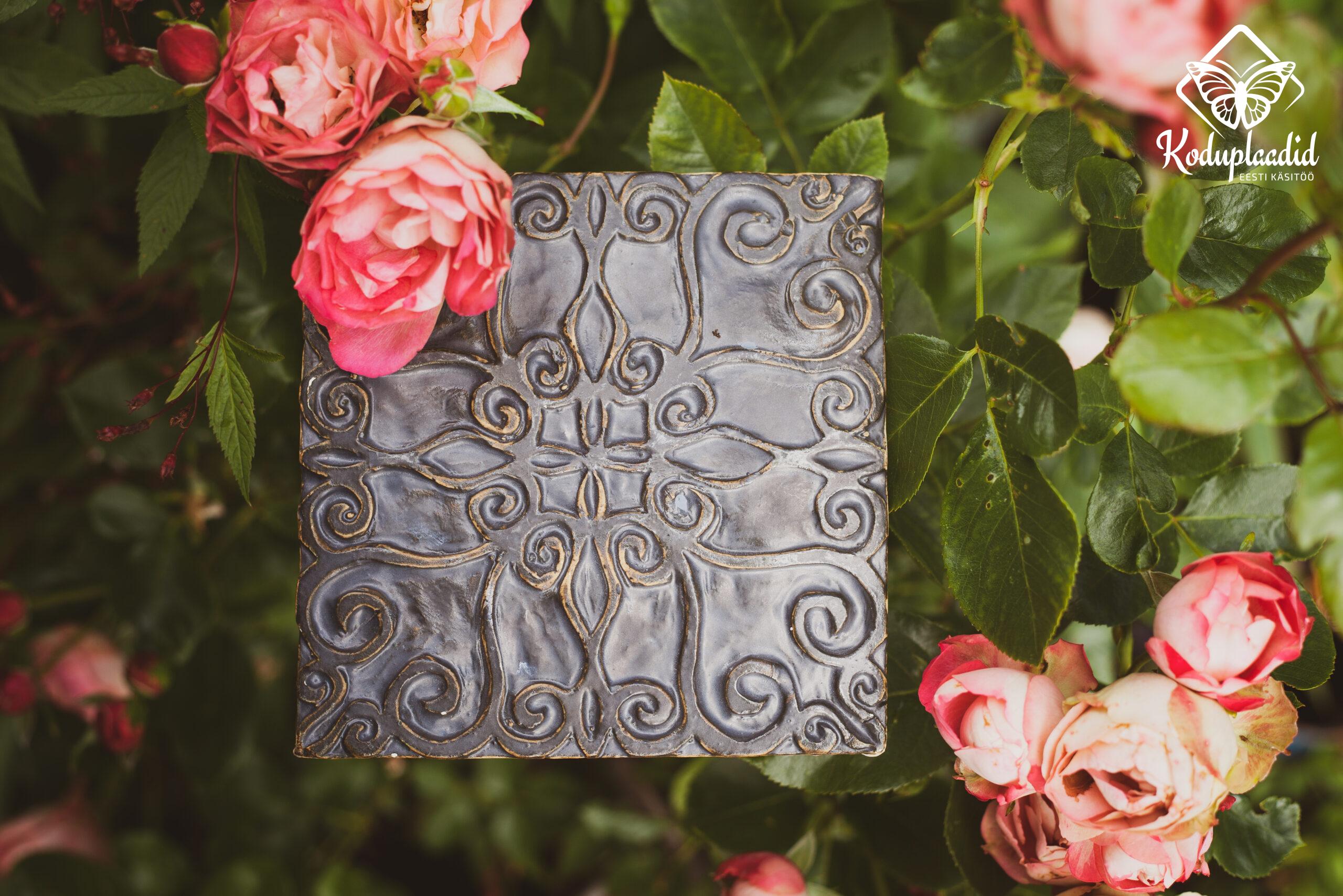 Koduplaadid, käsitööplaadid, maakodu, sisekujundus, interjöör, seinaplaadid