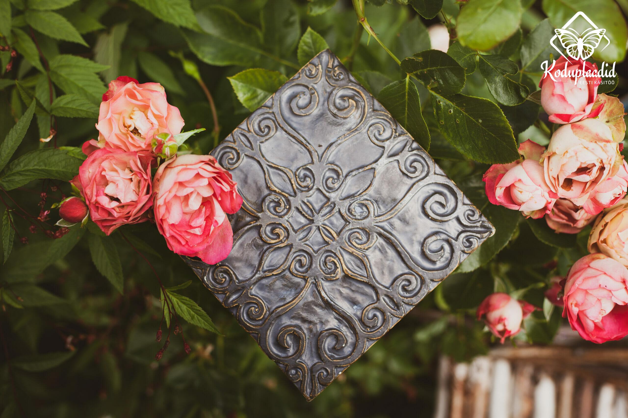 Koduplaadid, käsitööplaadid, maakodu, sisekujundus, interjöör, seinaplaadid