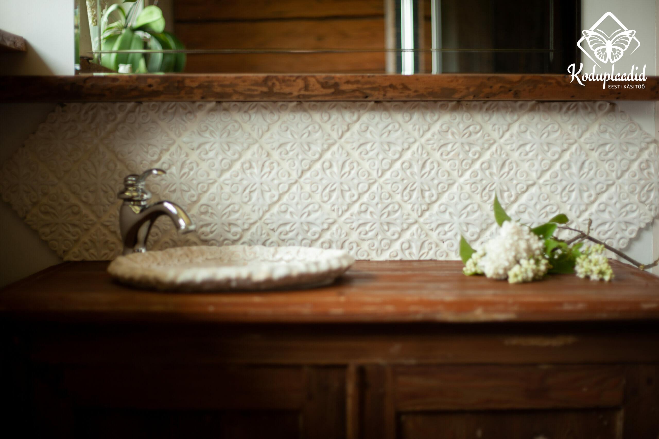 Koduplaadid, käsitööplaadid, maakodu, sisekujundus, interjöör, seinaplaadid